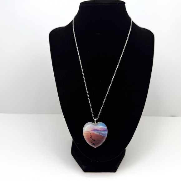 VTG Footprints Danbury Mint Cut Crystal Pendant Necklace Silver Jesus Religious - Picture 1 of 8
